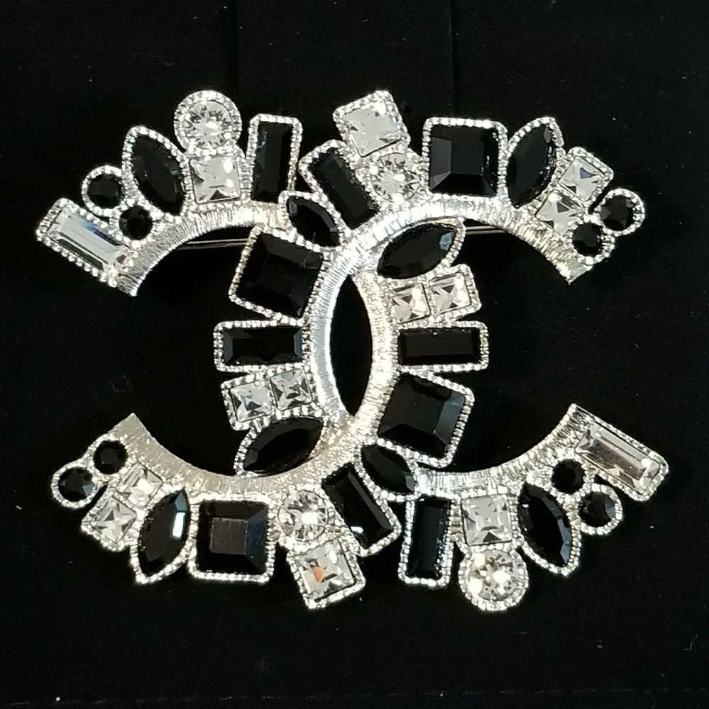✔✔SOLD✔✔ Chanel Black Silver Crystal Brooch